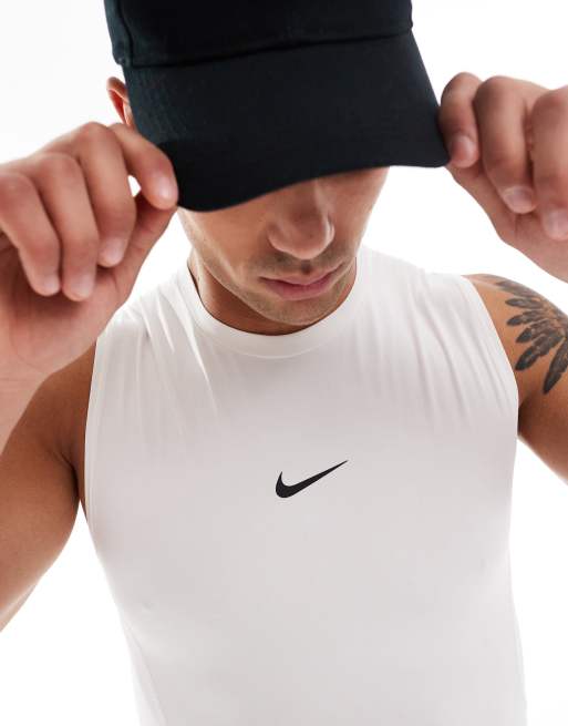 Nike Training – Dri-FIT – Biały podkoszulek o kroju podkreślającym sylwetkę, 3 z 4