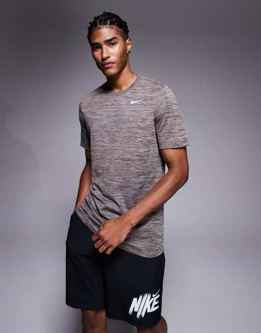 Nike Training - Dri-FIT - Brun T-shirt