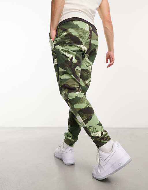 Nike blue hot sale camo joggers