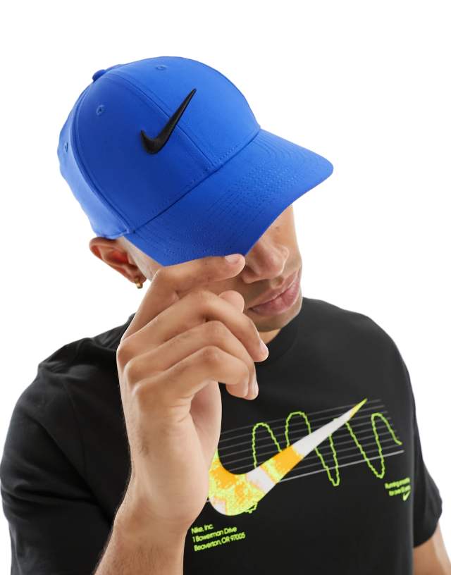 Nike Training - dri-fit club cap in blue