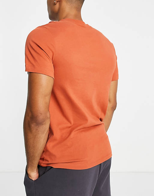 Men Nike Training Dri-FIT crewneck t-shirt in orange 