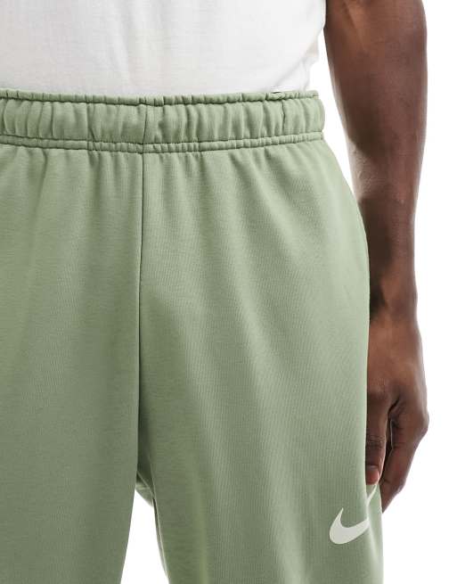 Nike joggers online shorts