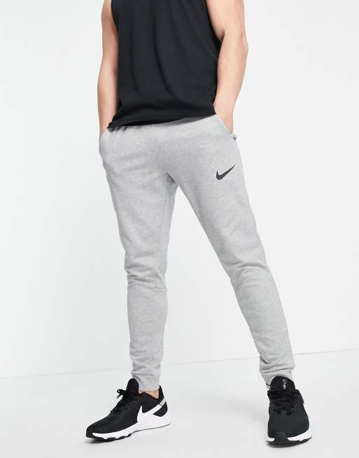 Nike slim 2024 fit sweatpants