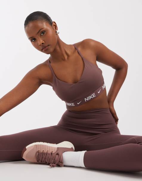 Nike Training – Dri-FIT Indy – Mörklila sportbehå med lätt stöd - view 1