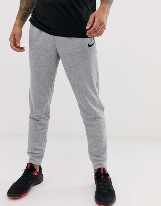 Nike Training - Dri-Fit - Joggingbroek met smaltoelopende pijpen in grijs