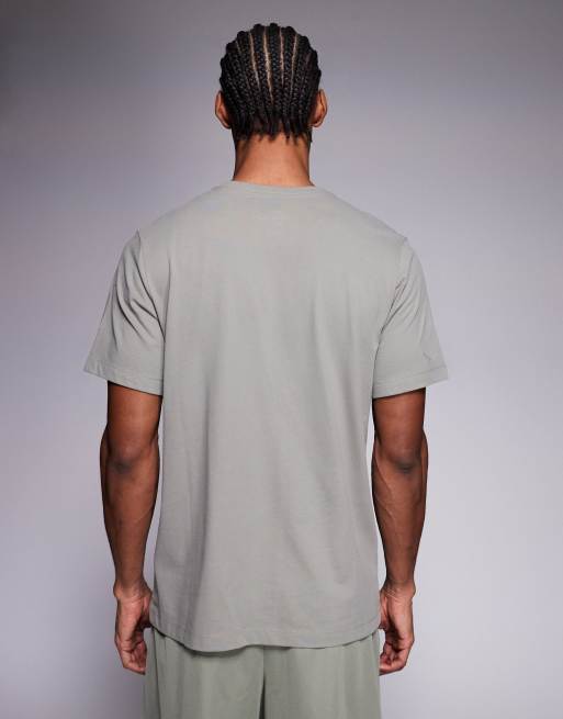 Nike Training - Dri-FIT - Kakigrøn T-shirt med lille logo i nistret stof, 3 af 5