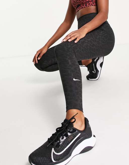 vergeetachtig Automatisering Elasticiteit Nike Training Dri-FIT One Tight Glitter Leopard Pack leggings in black |  ASOS