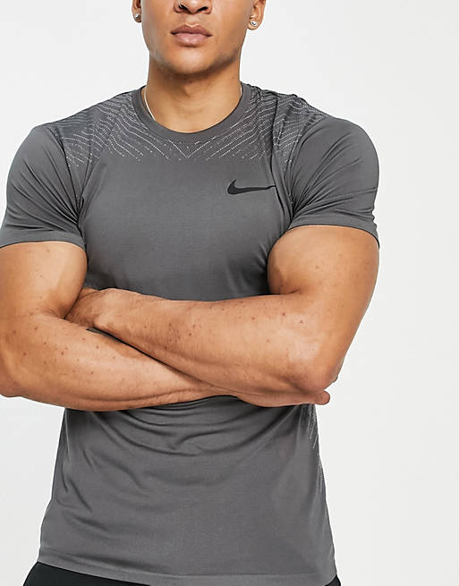 Spreek uit vangst Overwinnen Nike Training Dri-FIT seamless t-shirt in grey | ASOS