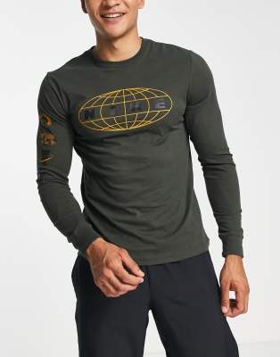 Nike Training Dri-FIT Slub graphic long sleeve t-shirt in white - ASOS Price Checker