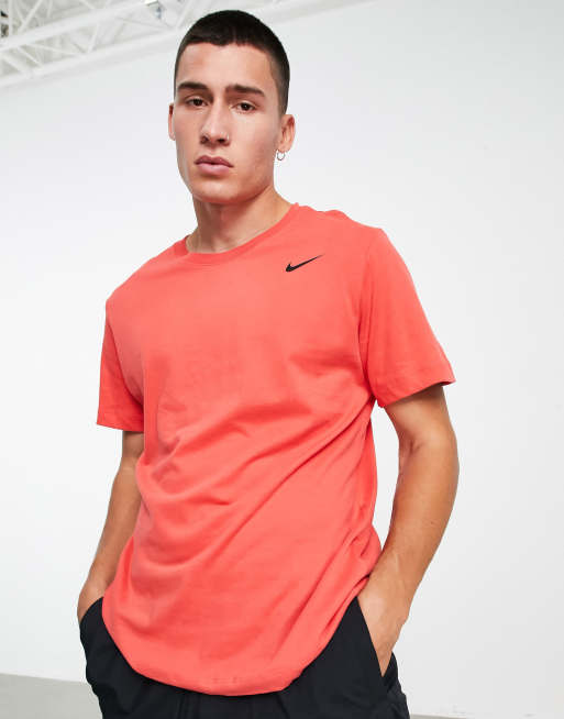 Nike Training – Dri-FIT – T-Shirt in Rot