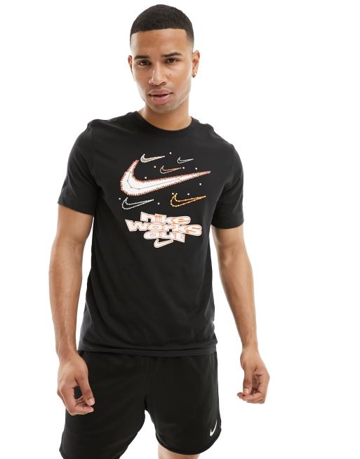 Nike Training – Dri-FIT – T-Shirt in Schwarz mit Grafik 