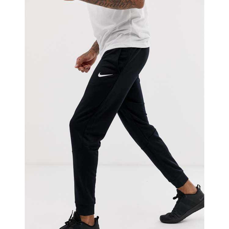 Mens tapered hot sale joggers nike