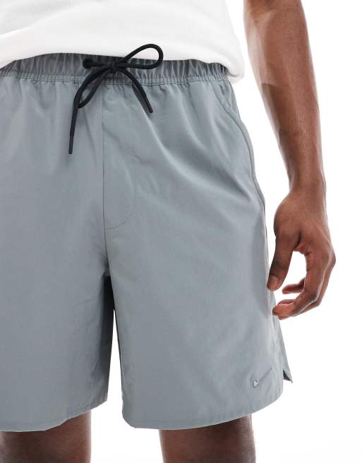Nike Training - Dri-FIT Unlimited - Geweven short van 7 inch in grijs, 3 van 5