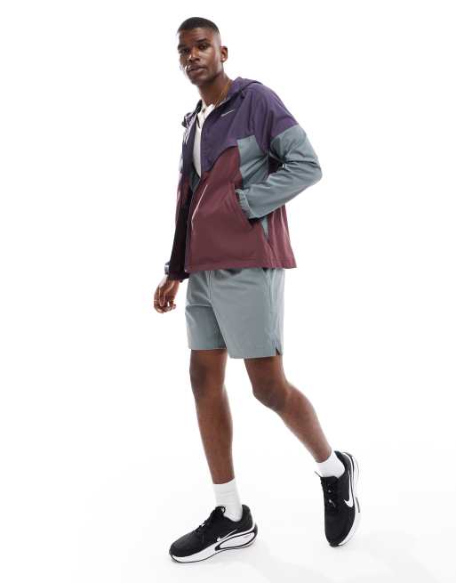 Nike Training – Dri-FIT Unlimited – Grå, vävda shorts på 7 tum, 2 av 5