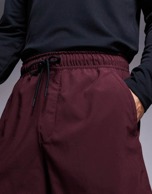Nike Training – Dri-FIT Unlimited – Shorts aus Webstoff in Burgunderrot, 7 Zoll Schrittlänge, 4 von 5