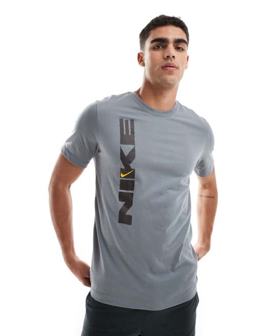 Nike Training - Dri-FIT - Vintage Fitness - T-shirt met grafische print in grijs