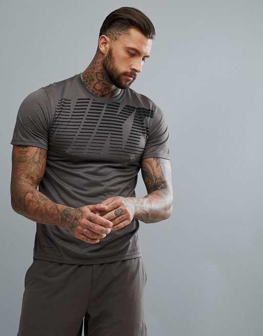 Nike Training - Dry - T-shirt avec logo - Marron 890194-202