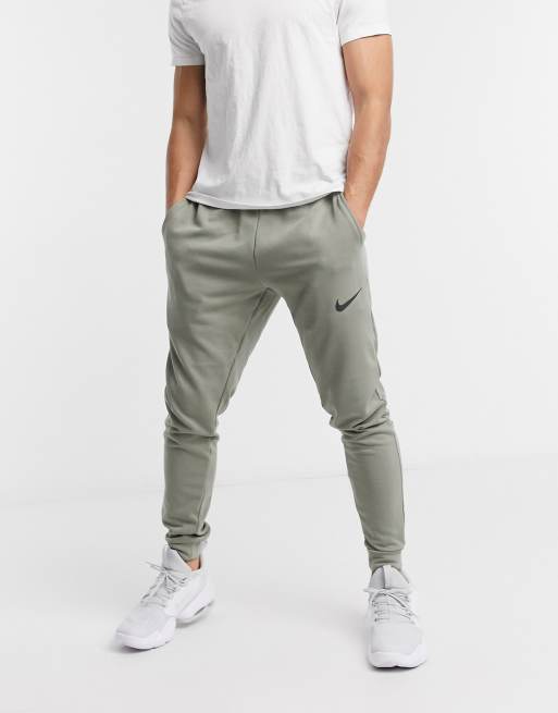 Nike training outlet dry