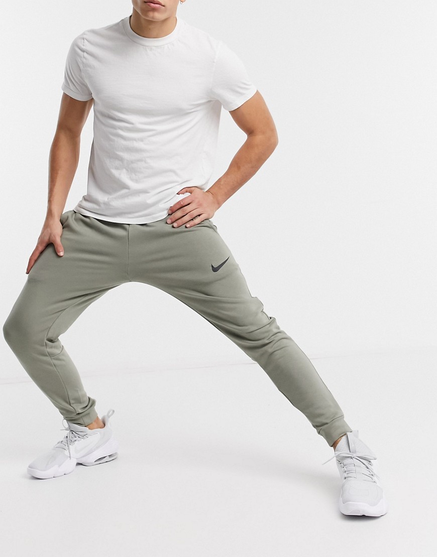 Nike Training - Dry - Tapered fleece-joggingbukser i khakifarvet-Grøn