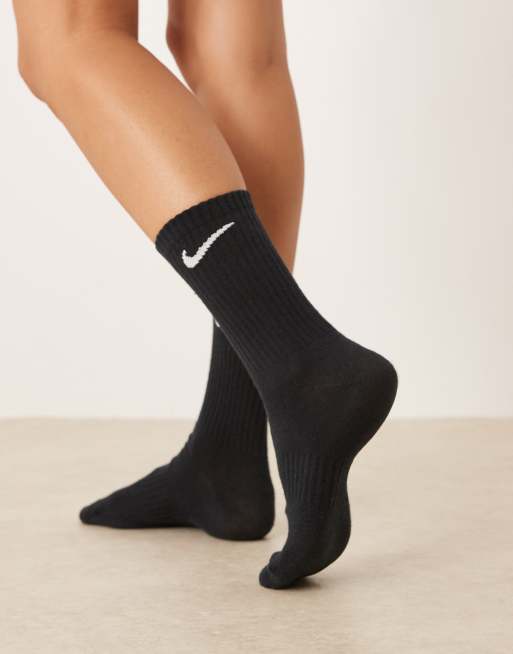 Nike Training – Everyday – 3er-Pack leichte Crew-Socken in Schwarz, 4 von 4