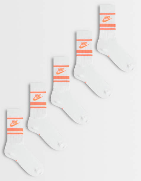 Nike Training - Everyday Cushioned - Confezione da 3 paia di calzini imbottiti bianchi e rosa - view 1