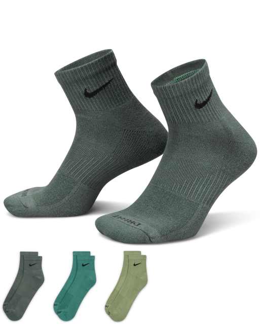 Nike Training - Everyday Cushioned Plus - Pakke med 3 par ankelsokker i flere farver