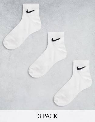 Nike Training Nike Training Everyday Lightweight 3 pack ankle socks in white