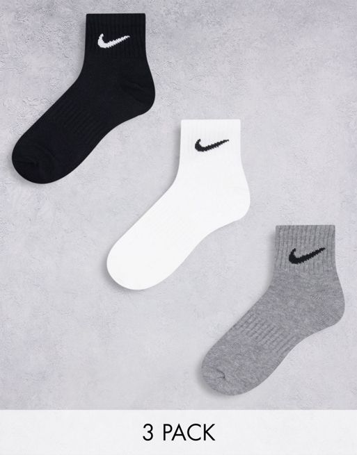 Nike Training - Everyday Lightweight - Confezione da 3 paia di calzini leggeri alla caviglia multicolore