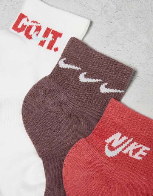 Nike Pink Pack Crew Socks Dri Fit, Unisex, 3 - Pack 