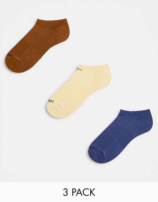 https://images.asos-media.com/products/nike-training-everyday-plus-3-pack-no-show-socks-in-blue-vanilla-and-brown/204120811-1-multi?$n_640w$&wid=513&fit=constrain