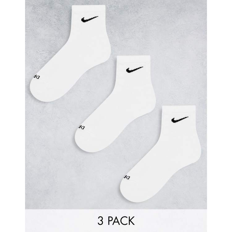 Nike Training Everyday Plus Cushioned 3 pack ankle socks in white