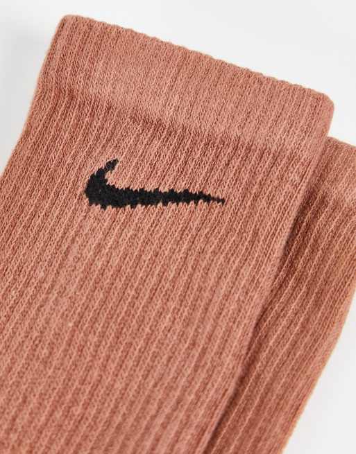 Nike Training Everyday Plus Cushioned 6 pack crew socks in beige and brown, 3 of 4