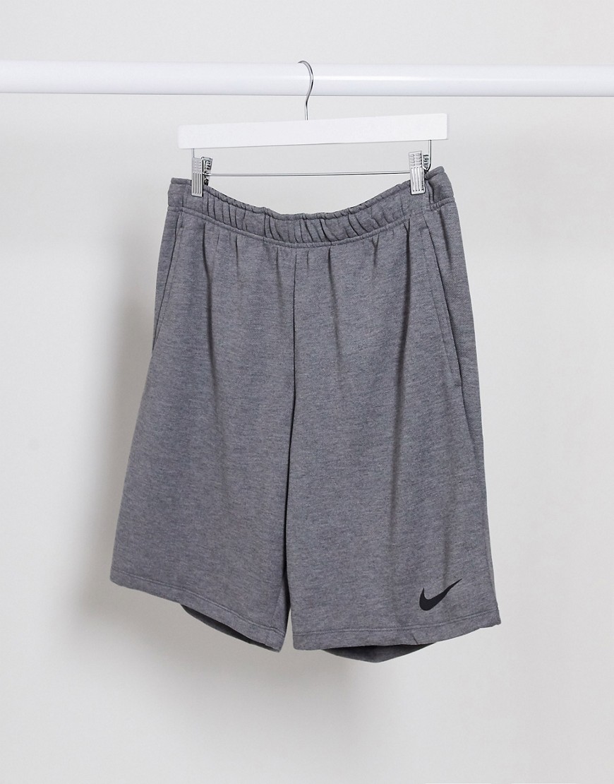 Nike Training - Fleece short in donkergrijs