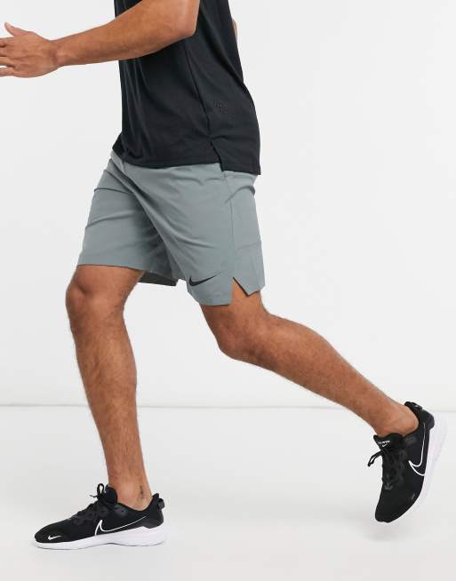 nike training flex 2 in 1 shorts in black