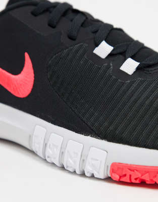 nike training flex trainers in black