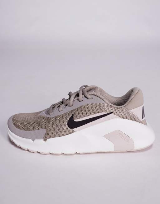 Nike Training Flex sneakers in beige, 2 of 5