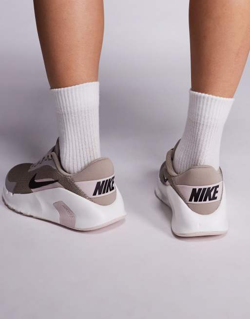 Nike Training Flex sneakers in beige, 3 of 5