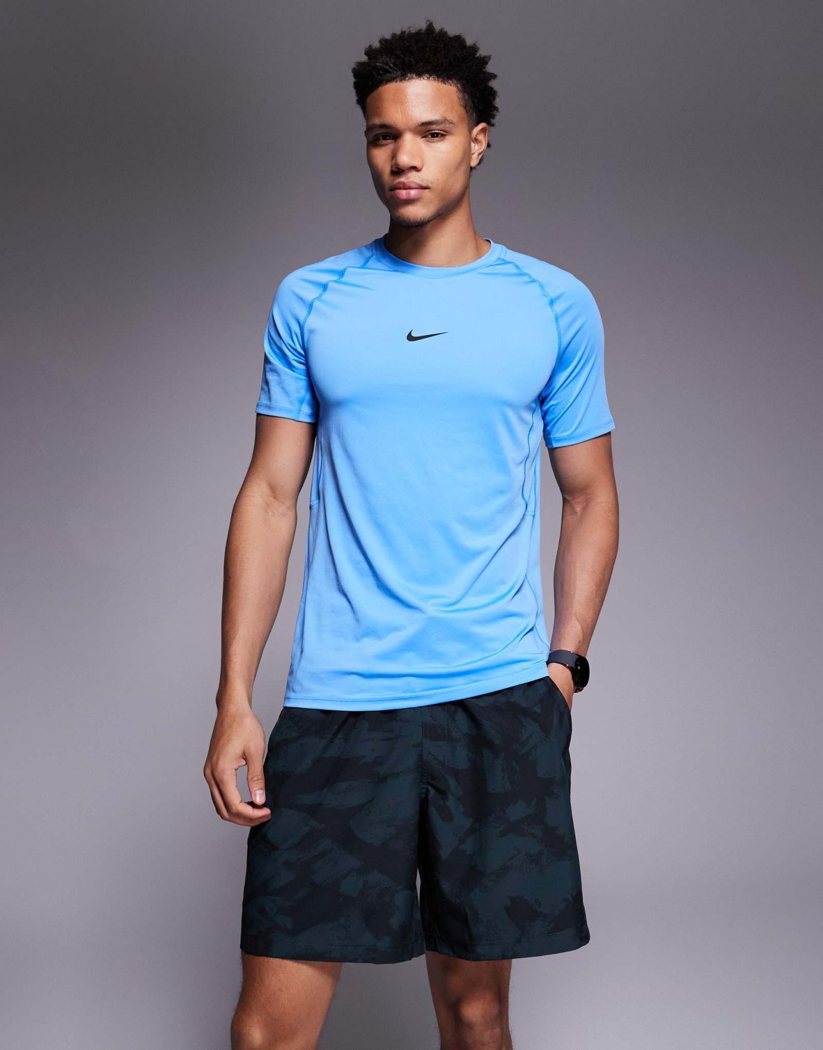 Шорты Nike Training Form Dri-FIT длиной 7 дюймов с зеленым принтом