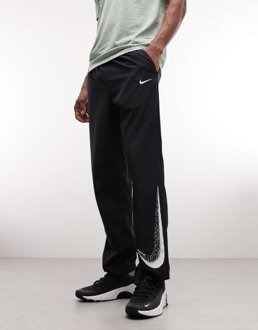 Nike Training Form Dri-FIT sweatpants in black , 2 of 5