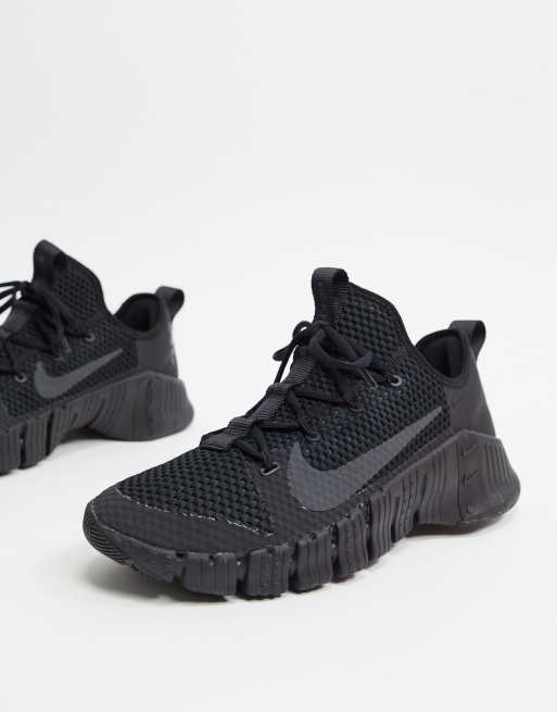 Nike metcon 3 hot sale triple black