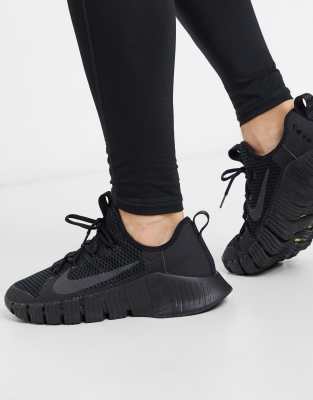 nike training metcon free trainers in triple black