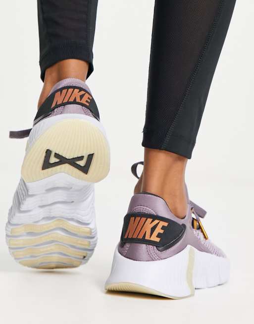 Nike training shop free premium