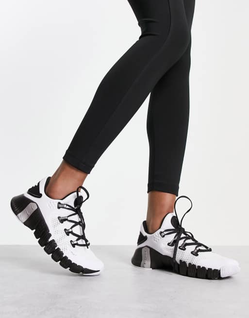 Nike metcon 4 on sale white and black