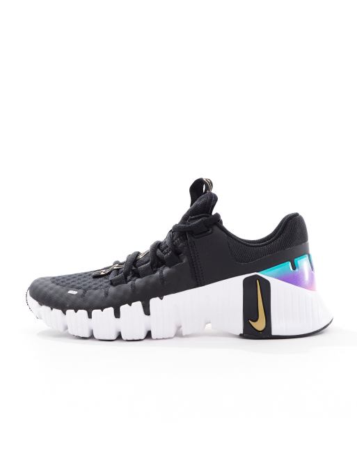 Nike Training – Free Metcon 5 – Sneaker in Schwarz und Metallic-Rosa, 2 von 5