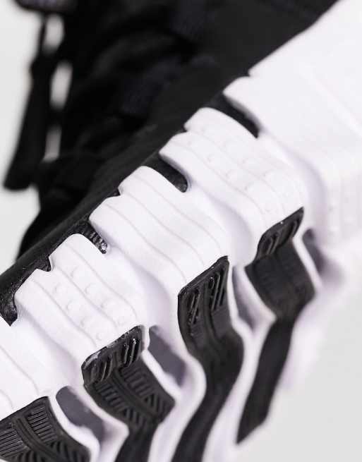 Nike Training Free Metcon 5 sneakers in black, 2 of 4