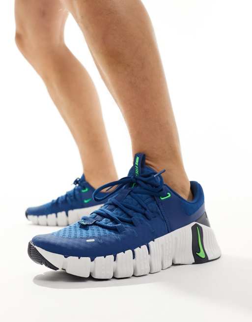 Nike Training Free Metcon 5 sneakers in blue and light gray
