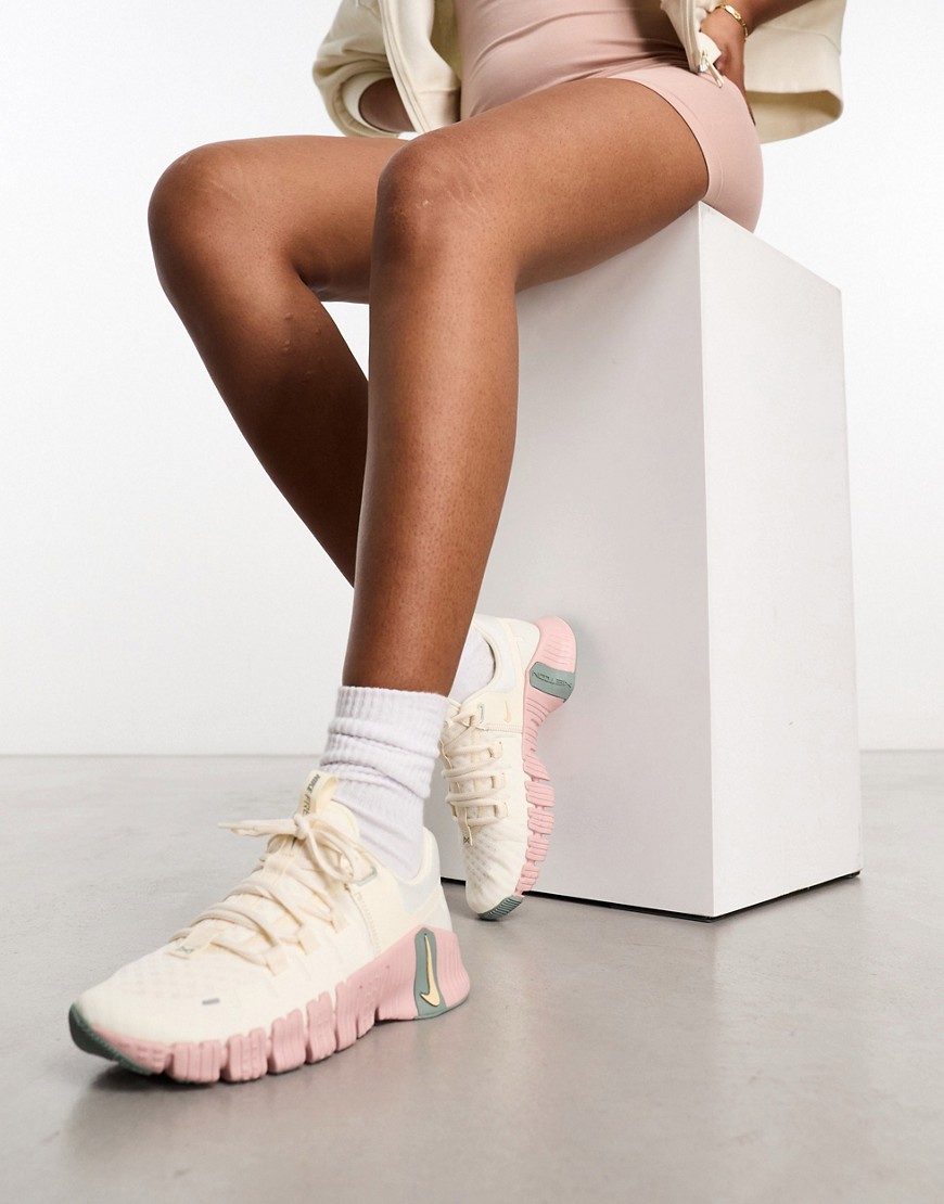Nike Training Free Metcon 5 trainers in off white and peach