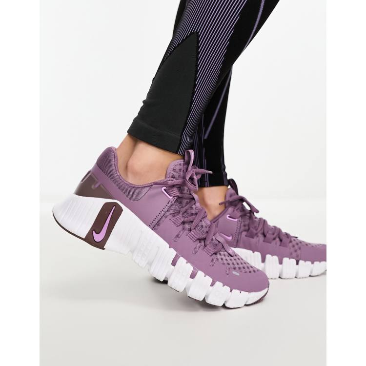 Nike Training Metcon 9 trainers in white and purple