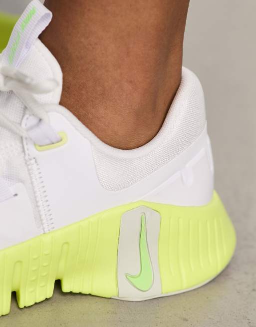 Nike Training Free Metcon 5 trainers in white and lime ASOS