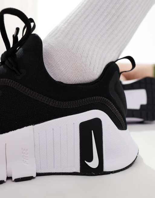Nike Training Free Metcon 6 sneakers in black and white, 4 of 5